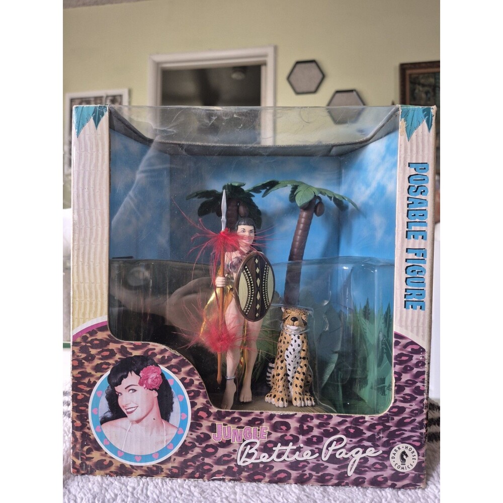 NIB 2000 Dark Horse Comics 3D BETTIE PAGE & Leopard JUNGLE Posable ACTION FIGURE